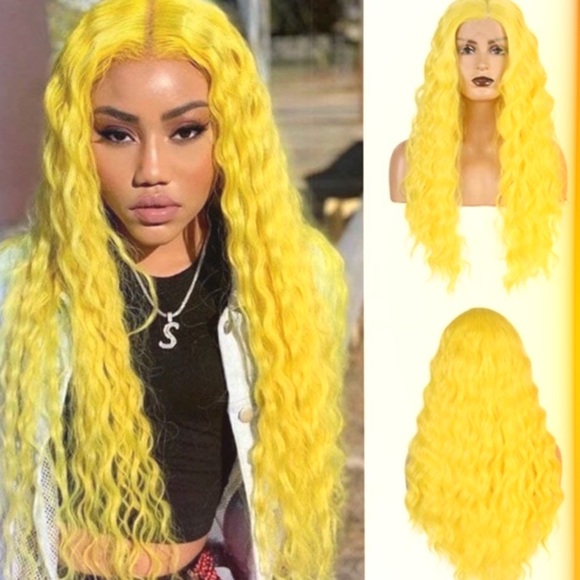 22” Yellow Curly Lace Front Wig NEW ♥️